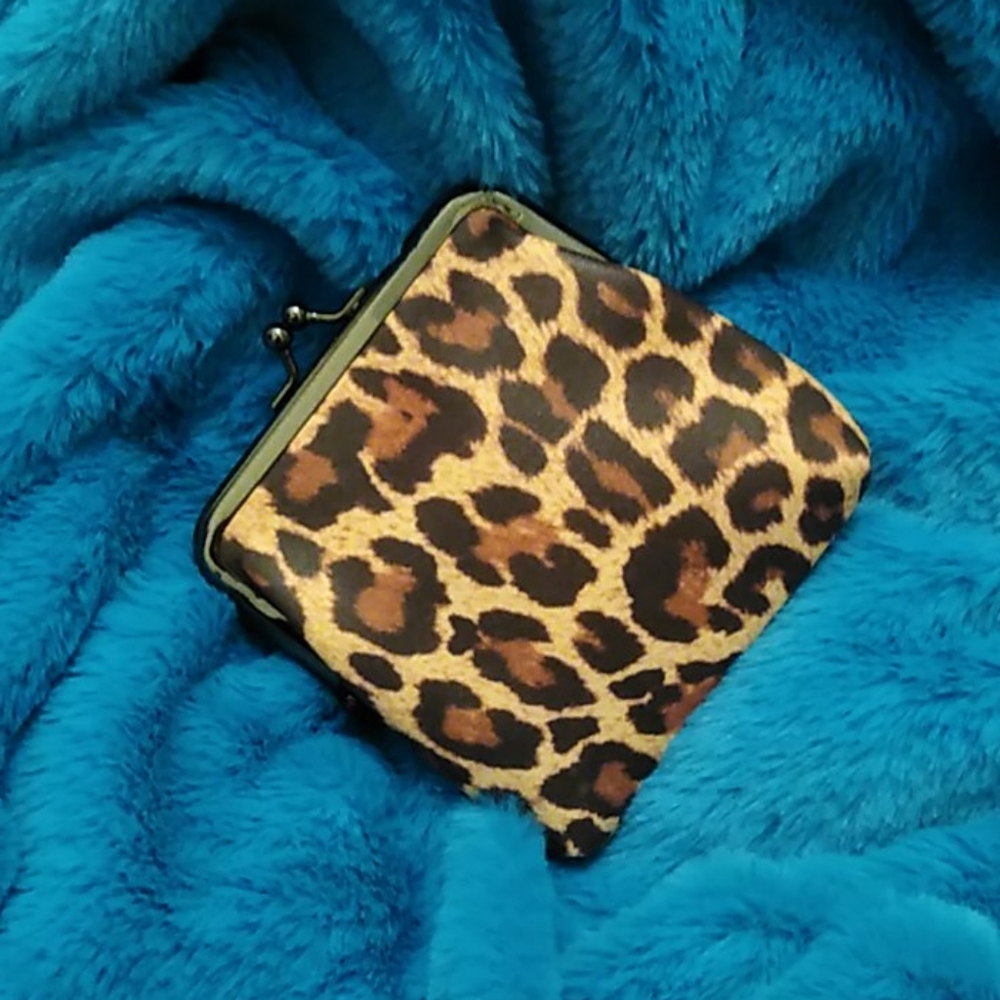 Leopard Coinpurse - Picture 4 of 8